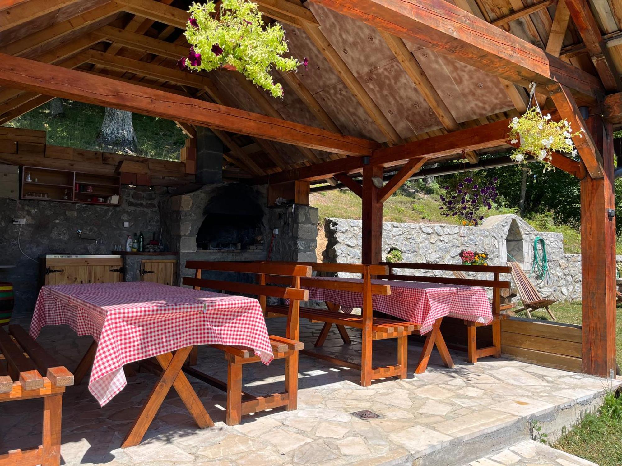 Estate Vukadinovic *